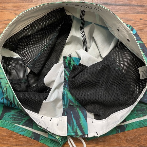 American Eagle Outfitters Men’s Large L Swim Trunks Unlined Tropical Beach Green - Picture 9 of 9